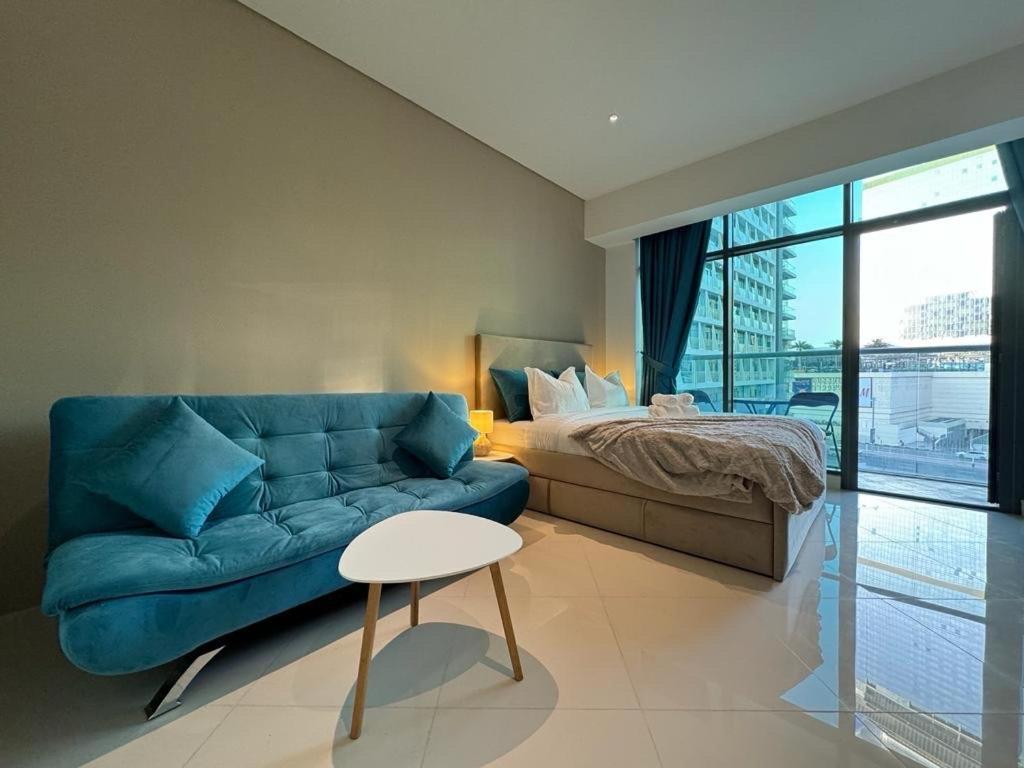 Beachside Bliss: Stylish New At Seven Palm Apartment Dubai