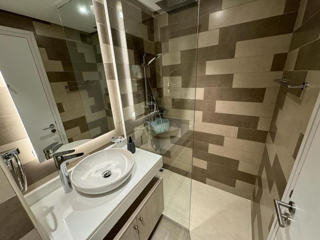 Beachside Bliss: Stylish New At Seven Palm Apartment