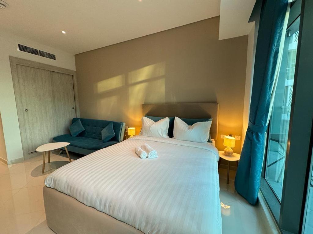 Beachside Bliss: Stylish New At Seven Palm Apartment *